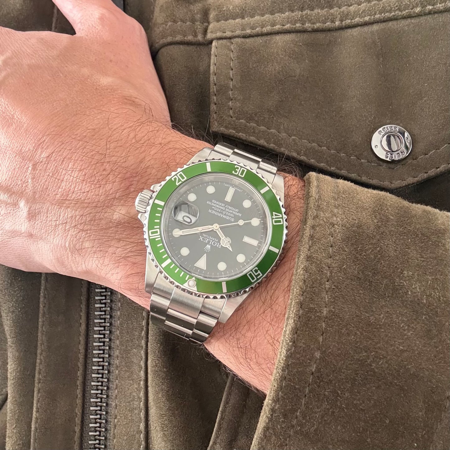 Rolex Submariner Date 16610LV “Kermit” | 2008 M Serial | Complete Collector’s Set