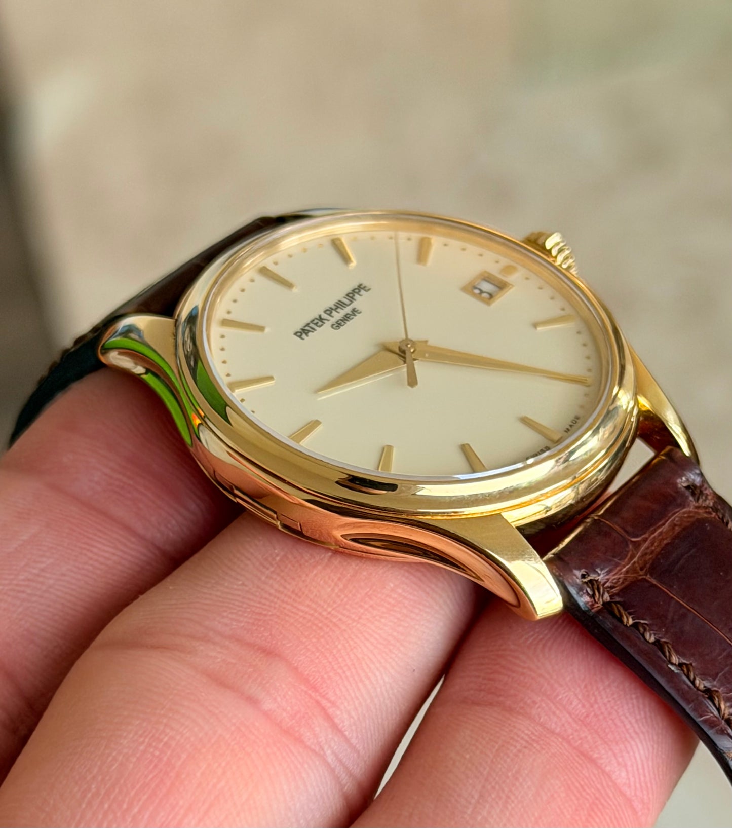 2021 Patek Philippe Calatrava 5227J-001 | 39mm 18k Yellow Gold | Full Set + Service Receipt