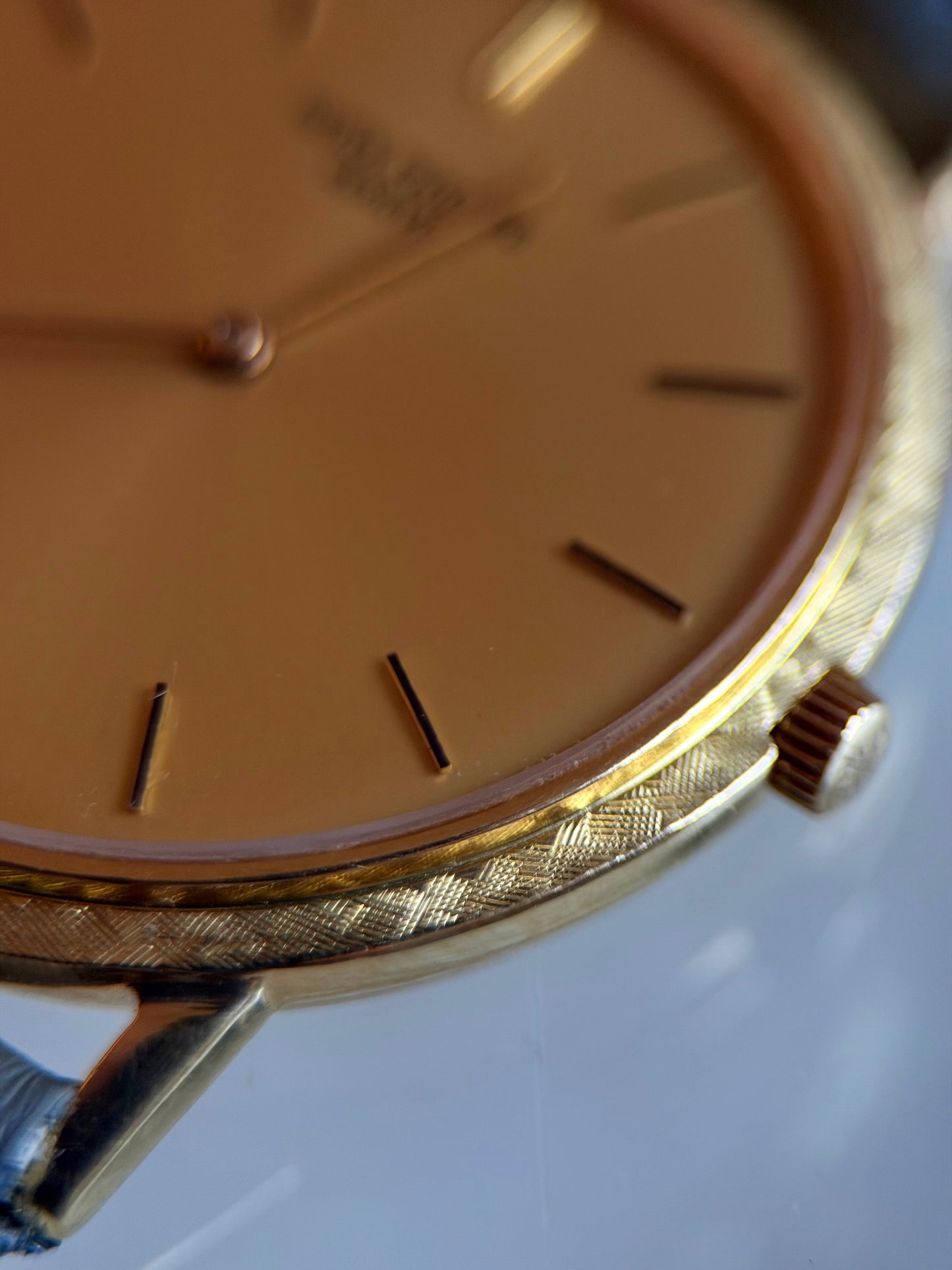 Circa 1970’s Patek Philippe 3520j Calatrava 18k Gold Manual Wind