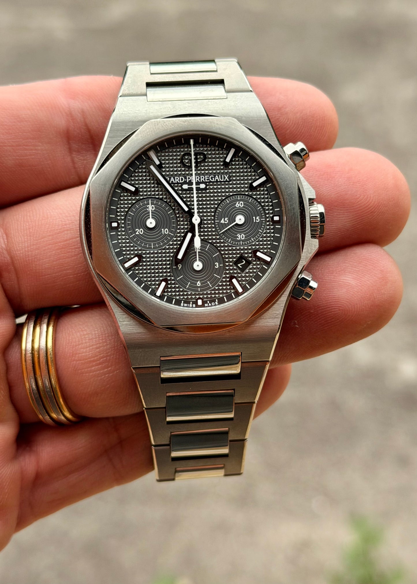 Girard-Perregaux Laureato 42mm – 2024 ti49 Chronograph