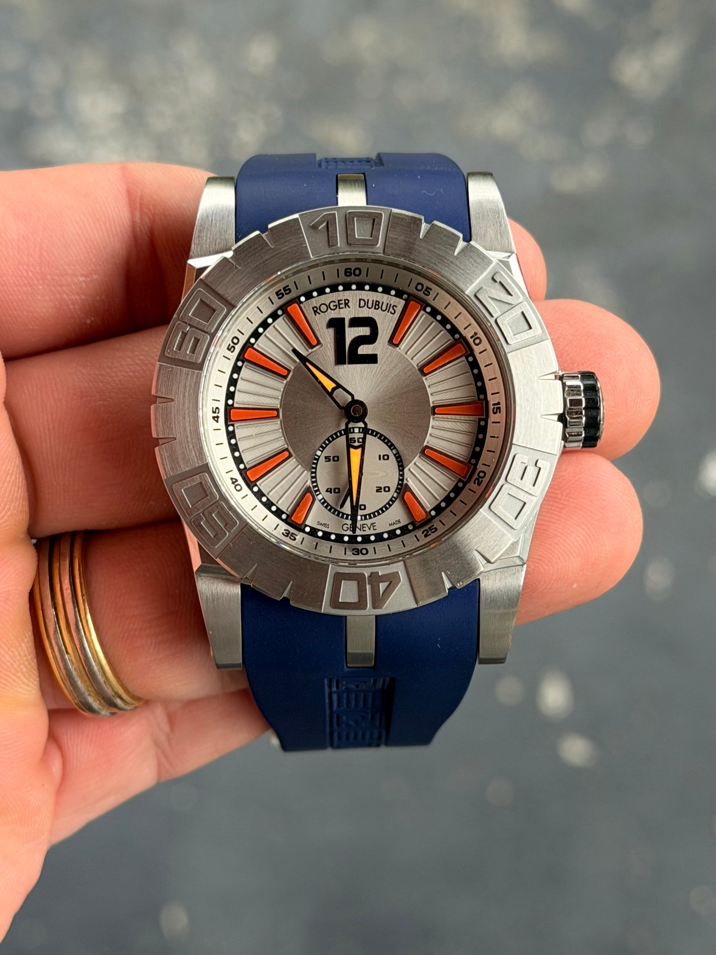 Roger Dubuis Easy Diver | RDDBSE0256 | Limited to 888 Pieces - Full set
