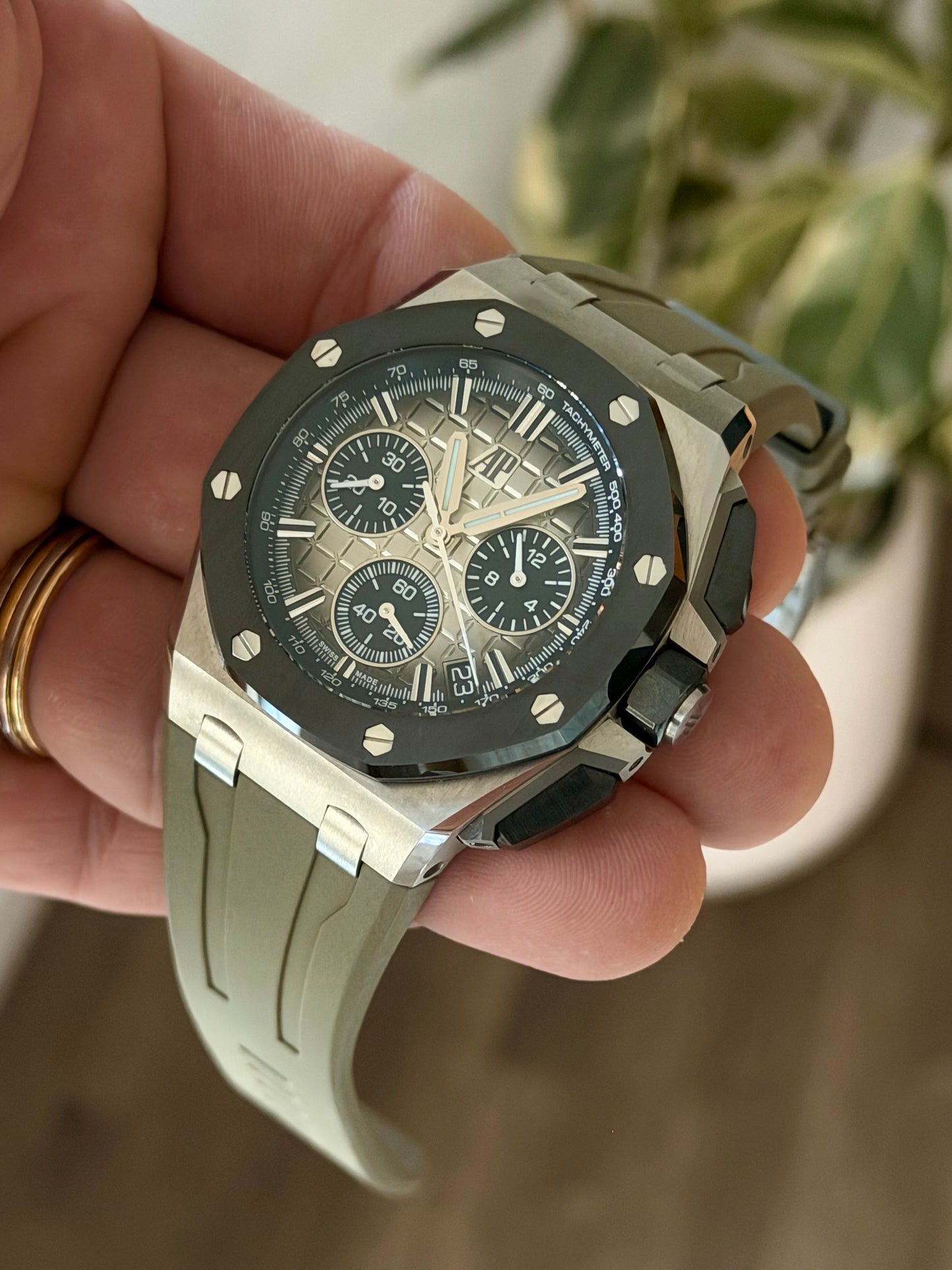 Audemars Piguet Royal Oak Offshore Chronograph 26420SO.OO.A600CA.01 | Smoked Taupe | Full Set