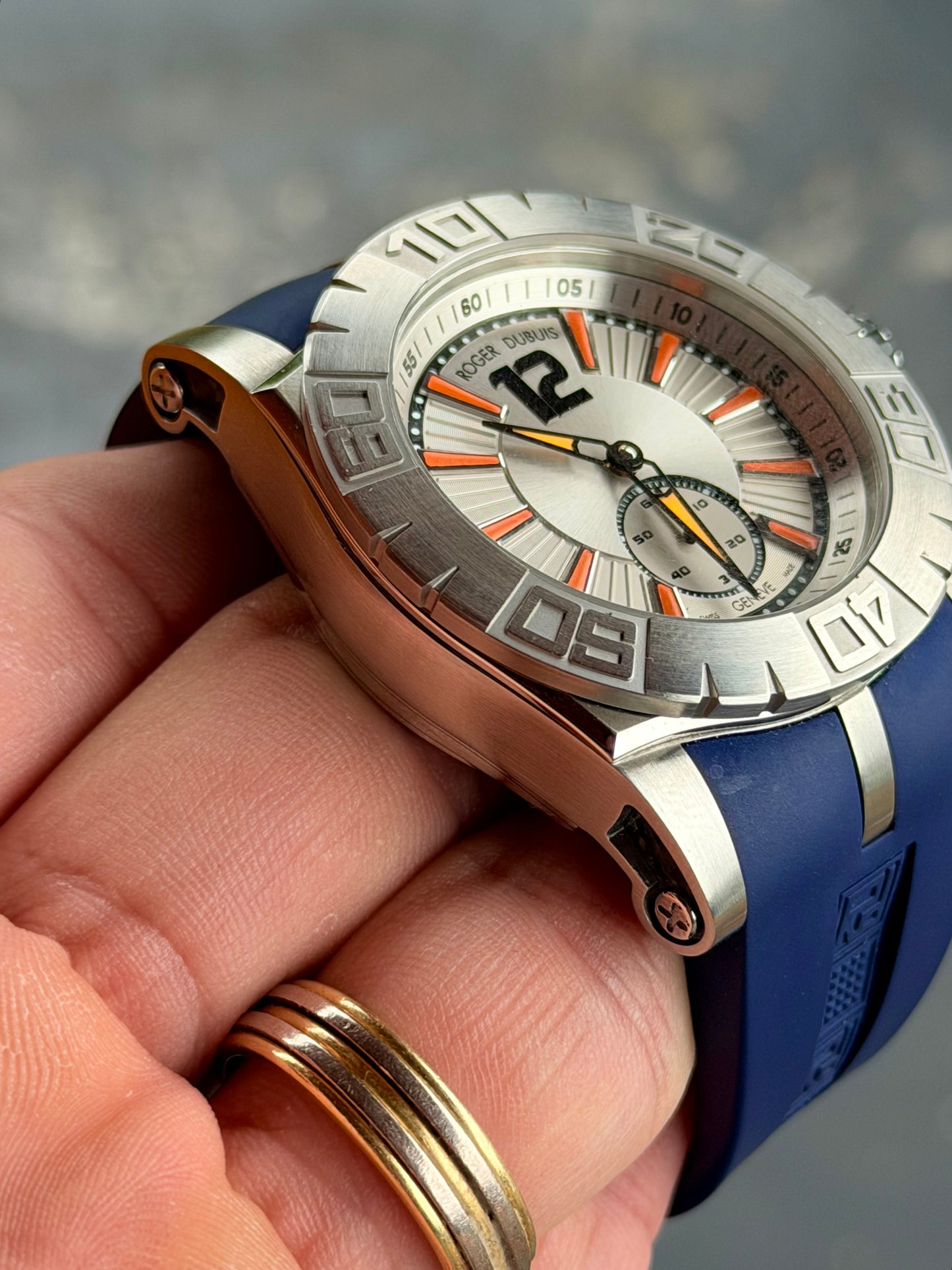 Roger Dubuis Easy Diver | RDDBSE0256 | Limited to 888 Pieces - Full set