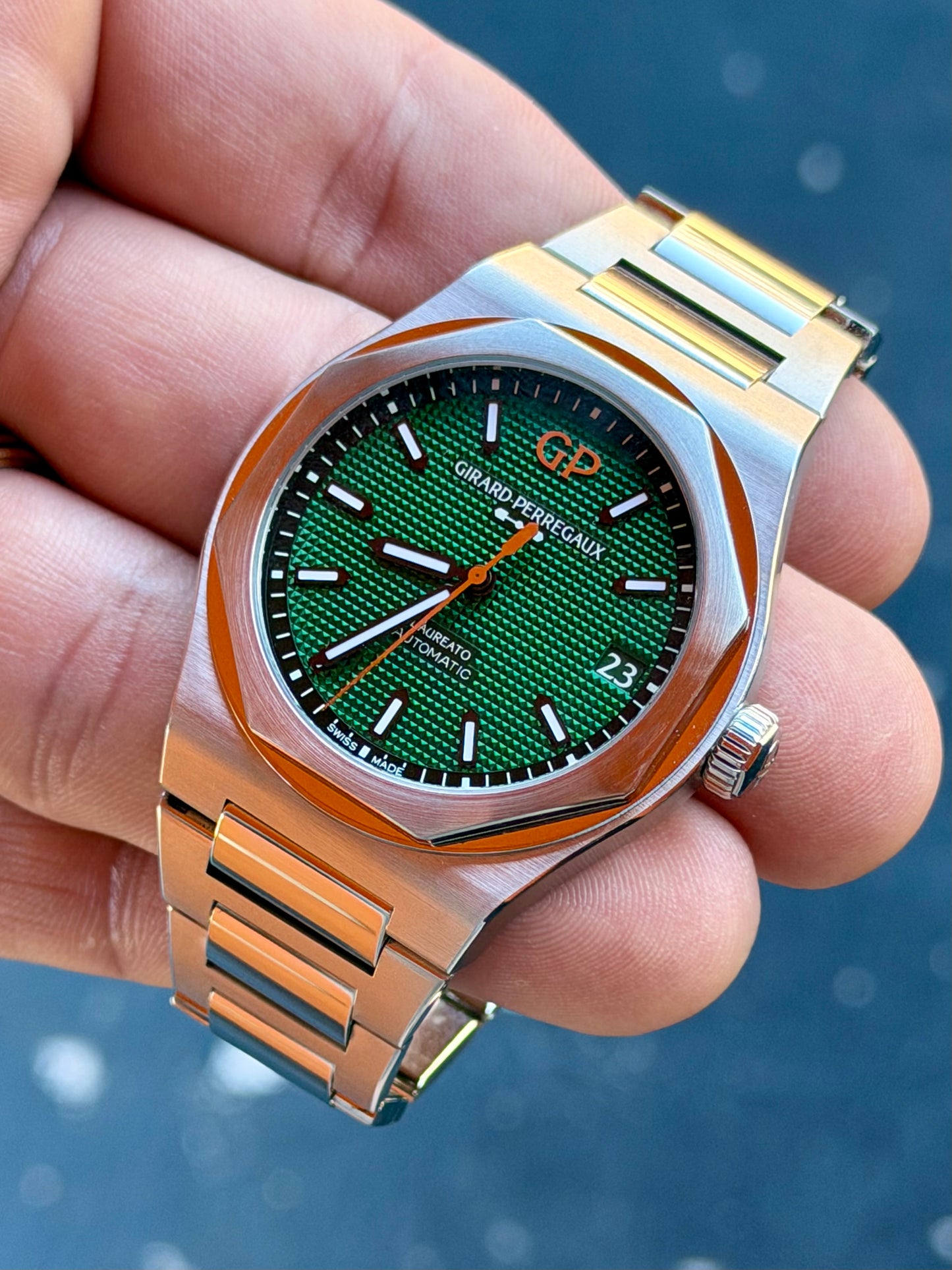 2025 Girard-Perregaux Laureato Full Set - Mint Condition