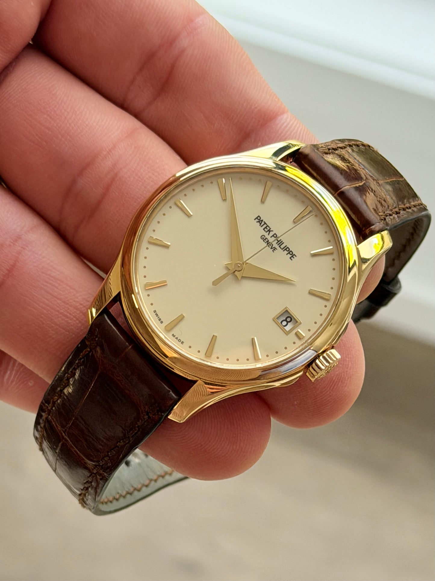 2021 Patek Philippe Calatrava 5227J-001 | 39mm 18k Yellow Gold | Full Set + Service Receipt
