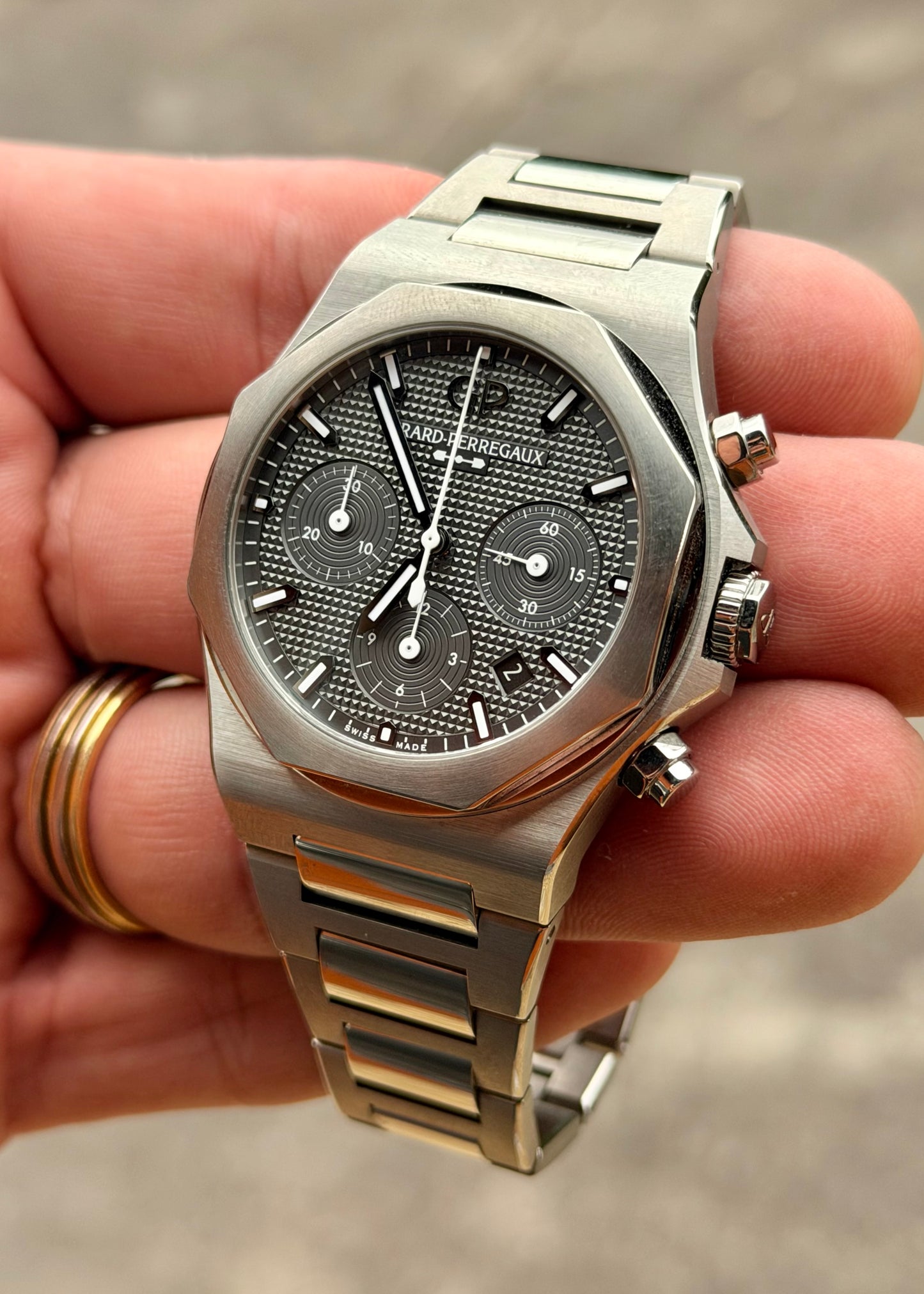 Girard-Perregaux Laureato 42mm – 2024 ti49 Chronograph