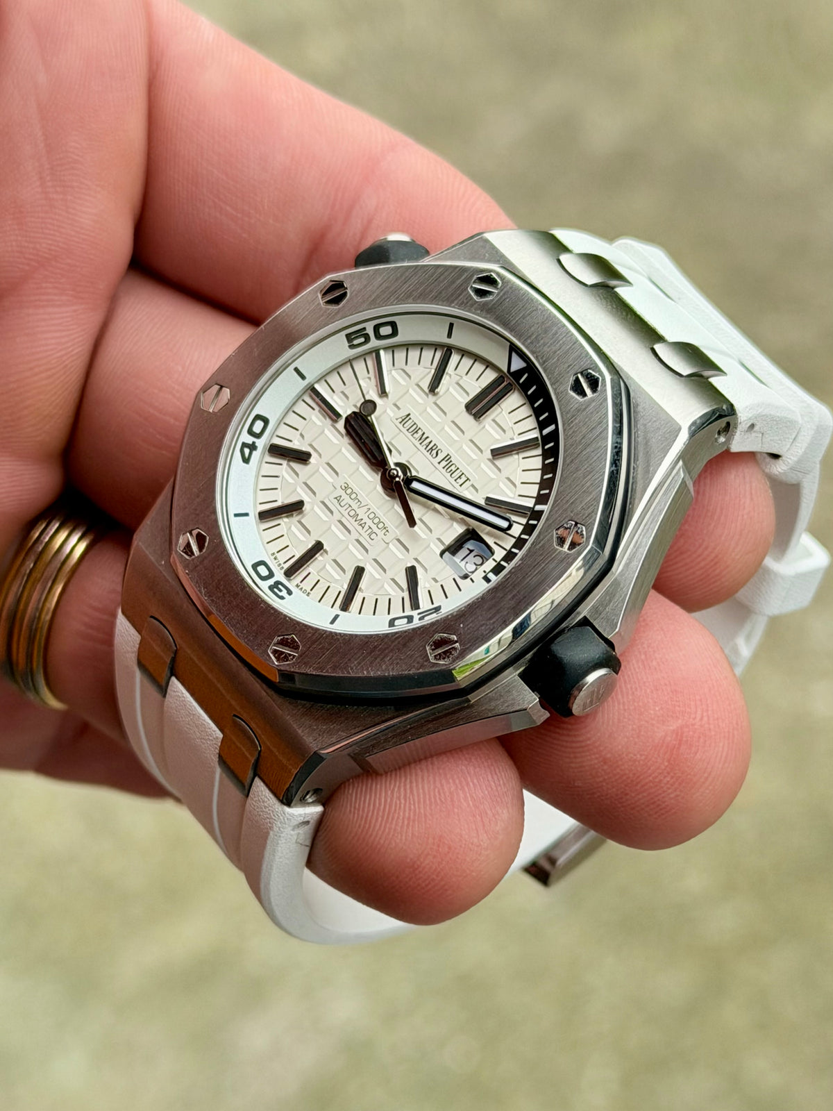 Audemars Piguet Royal Oak Offshore Diver “Boutique Edition” | 15710ST.OO.A010CA.01