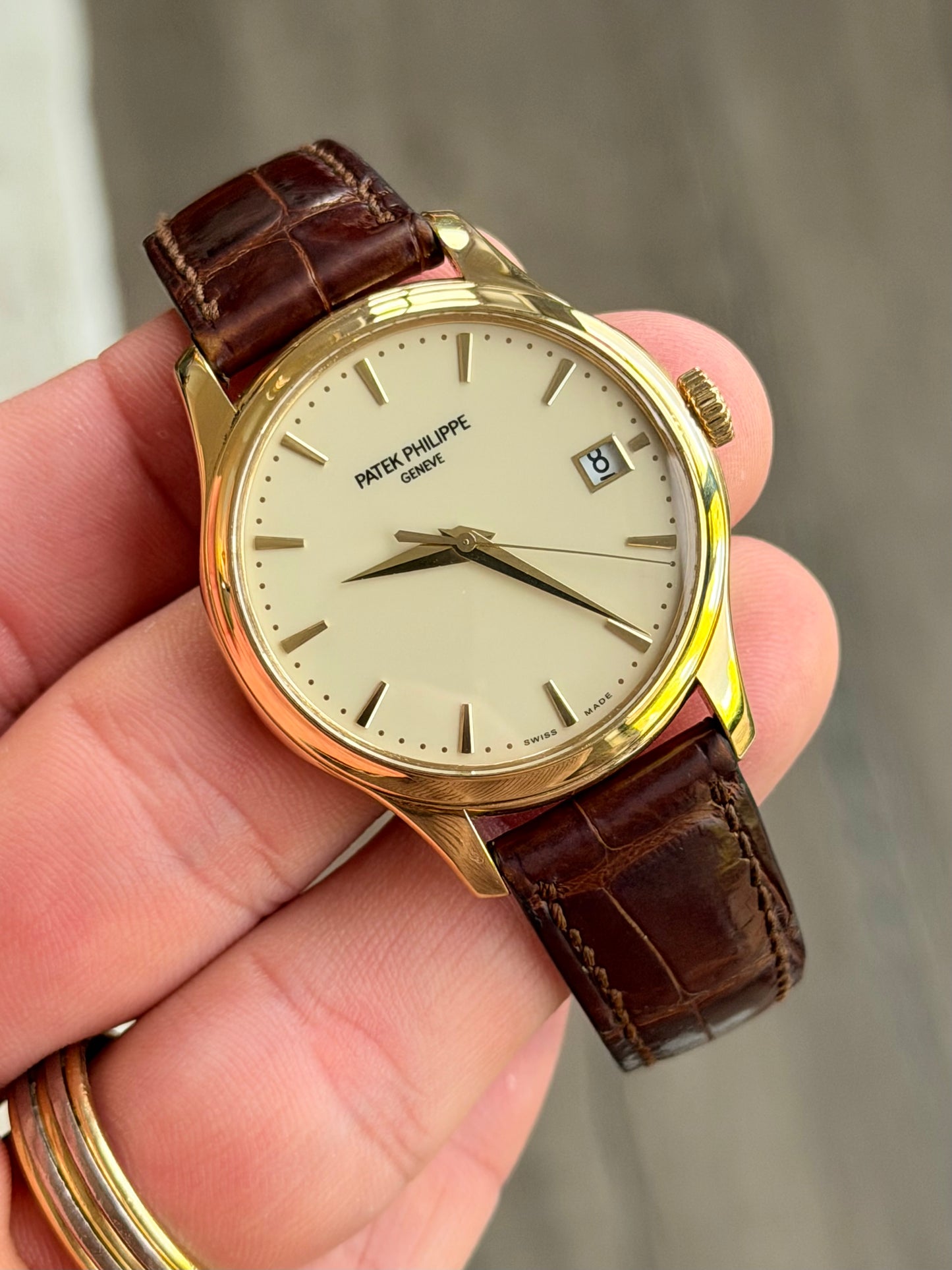 2021 Patek Philippe Calatrava 5227J-001 | 39mm 18k Yellow Gold | Full Set + Service Receipt