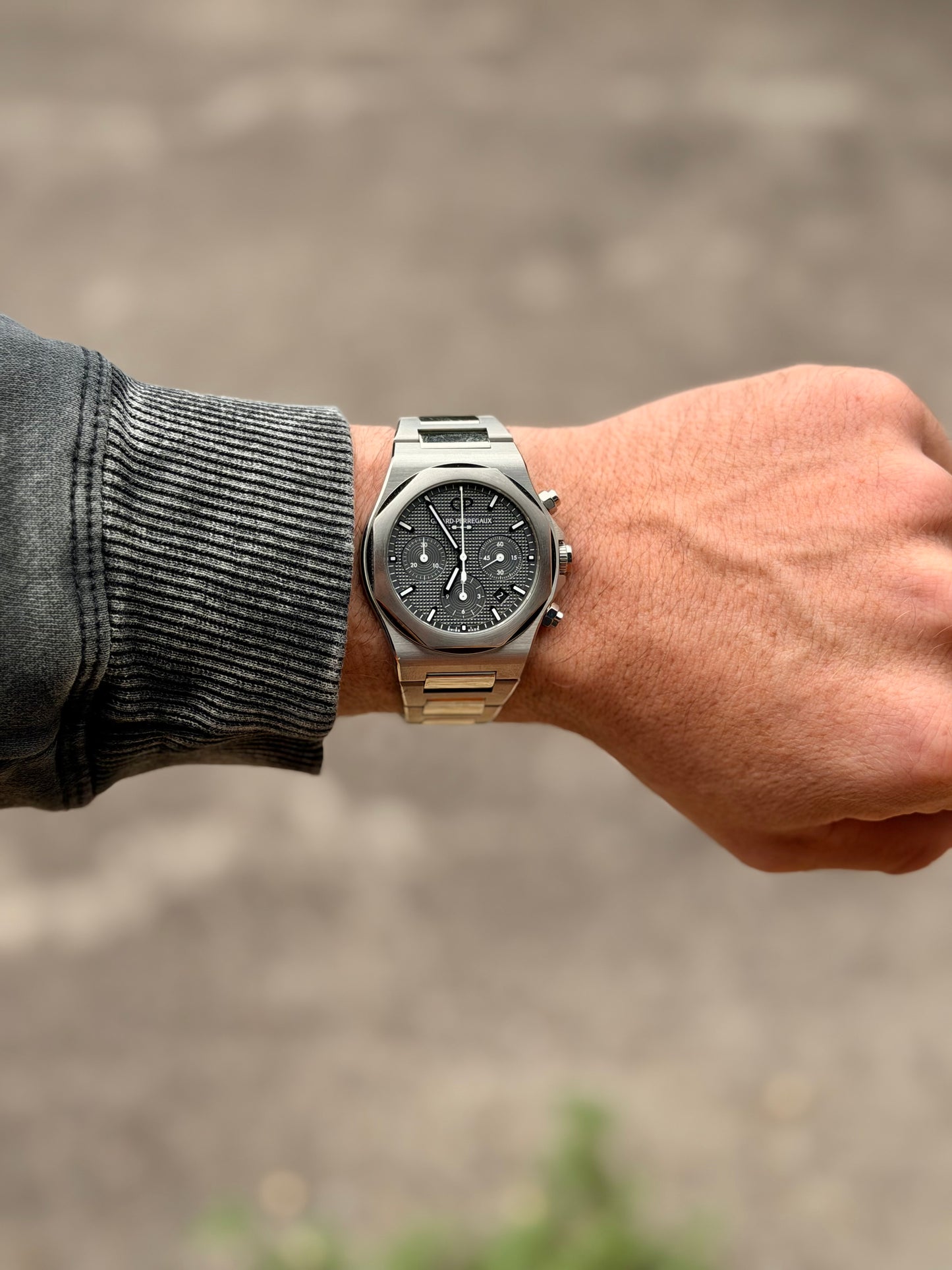 Girard-Perregaux Laureato 42mm – 2024 ti49 Chronograph