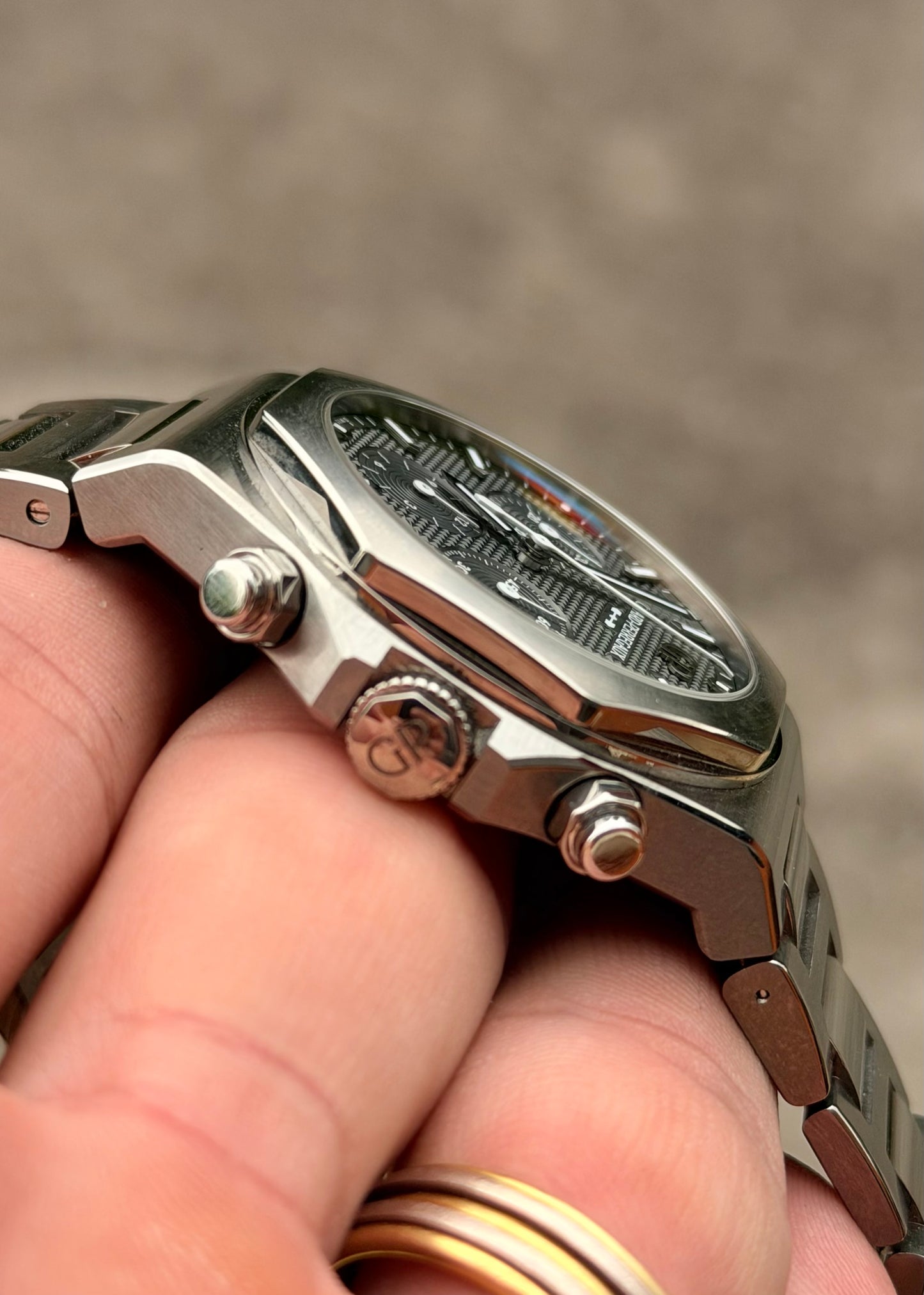 Girard-Perregaux Laureato 42mm – 2024 ti49 Chronograph