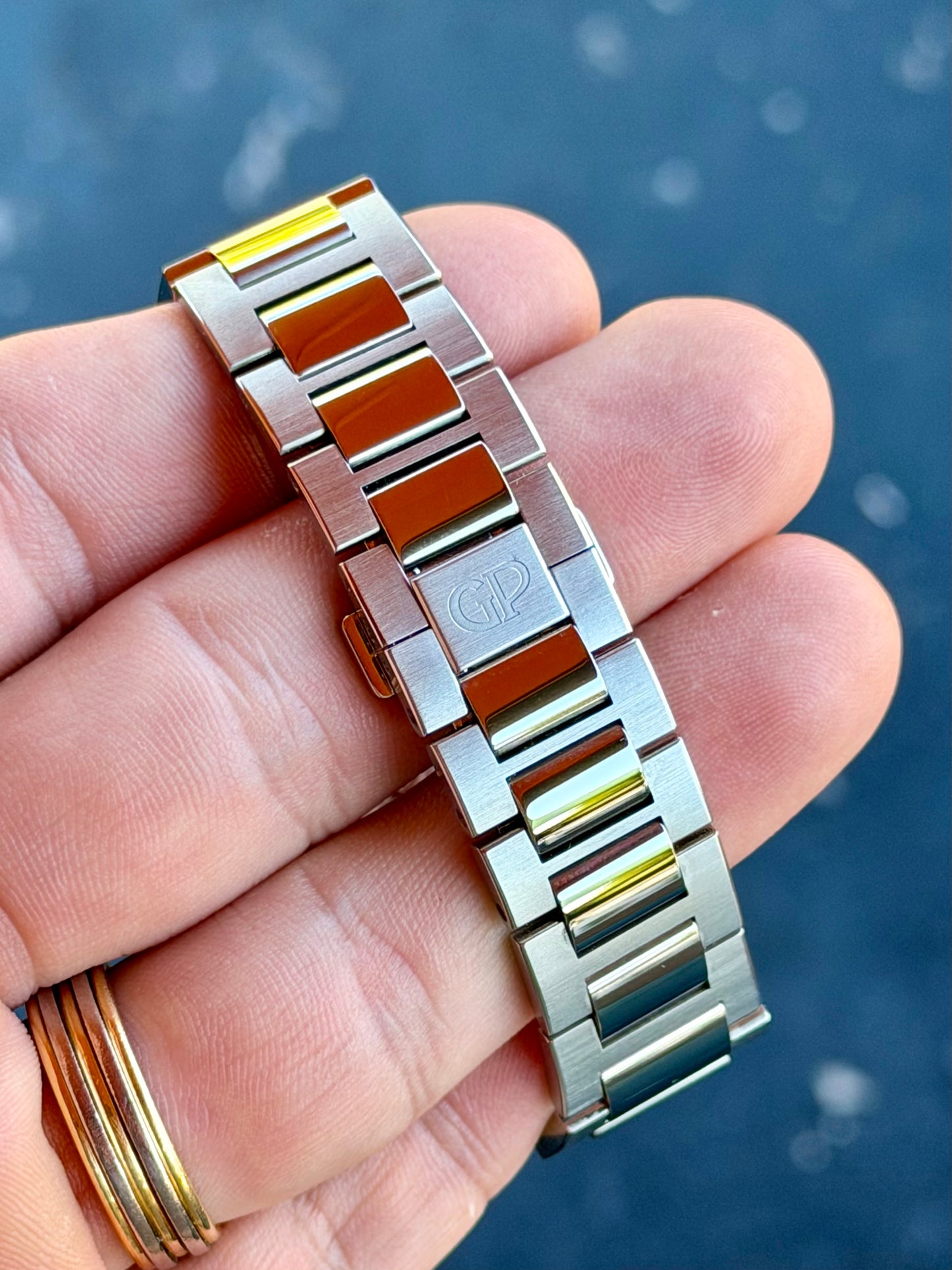 2025 Girard-Perregaux Laureato Full Set - Mint Condition