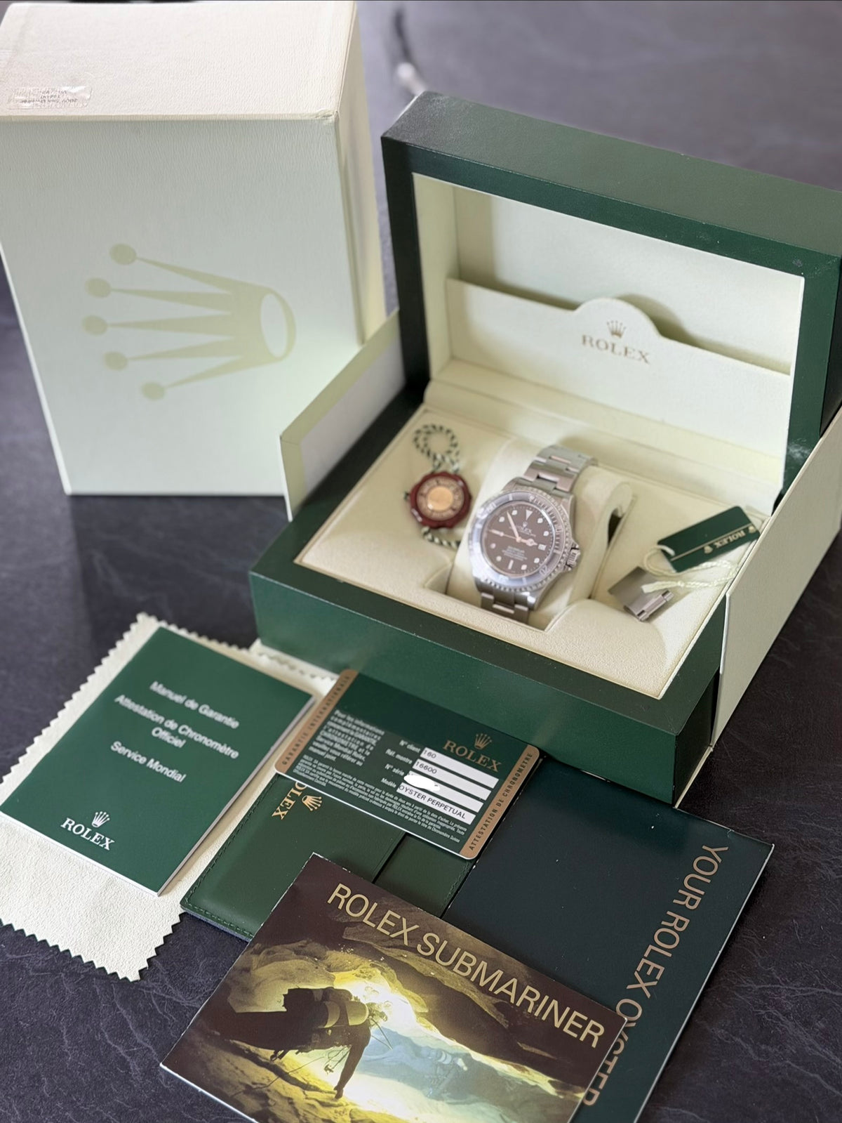 Rolex Sea-Dweller | 16600 | Ghost Bezel