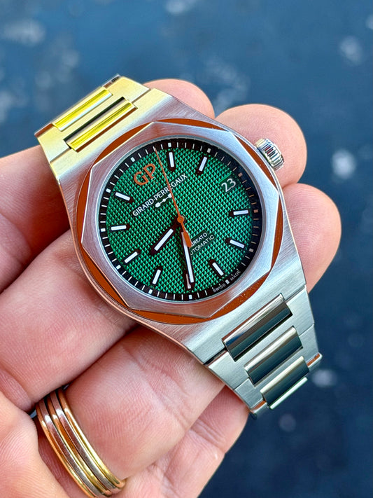 2025 Girard-Perregaux Laureato Full Set - Mint Condition