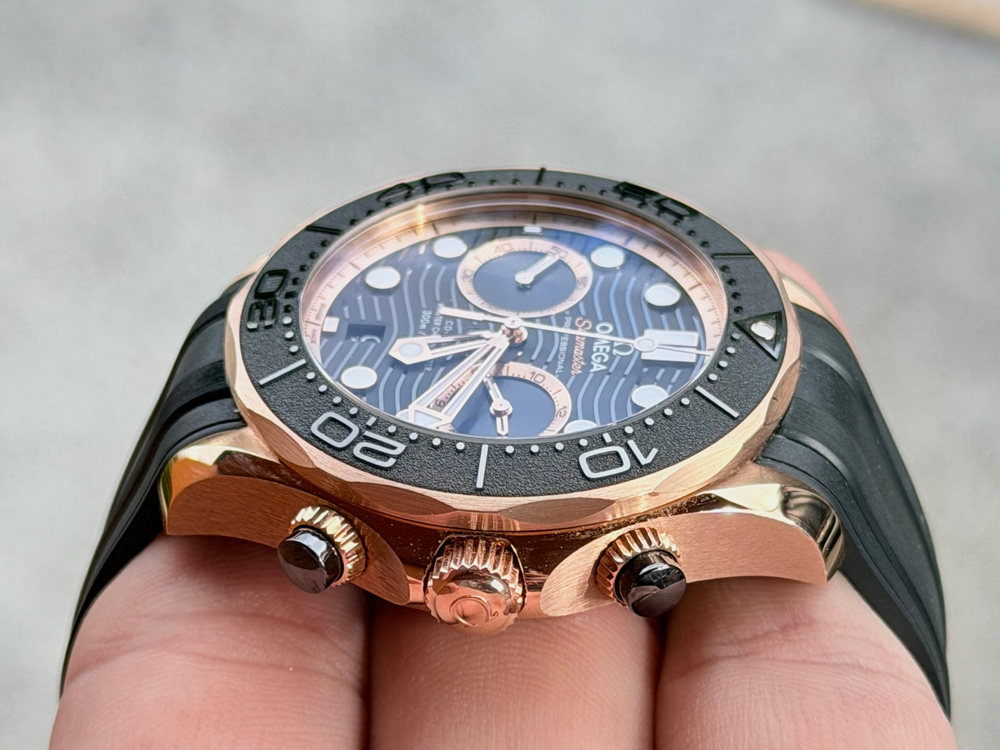Omega Seamaster Diver 300M Chronograph in solid Sedna Gold – 2022
