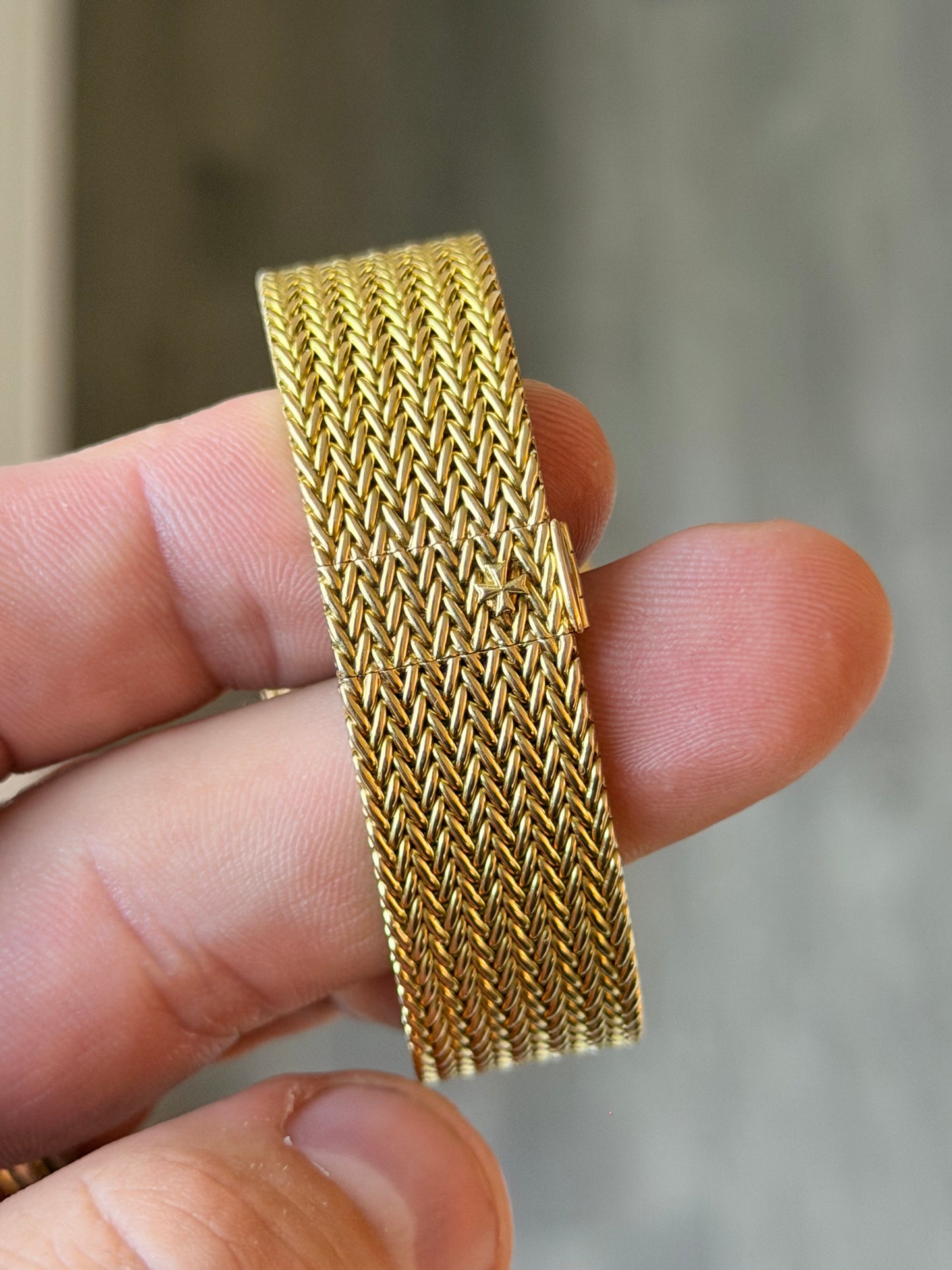 Vintage Vacheron Constantin Ultra-Thin | 18k Yellow Gold Integrated Bracelet