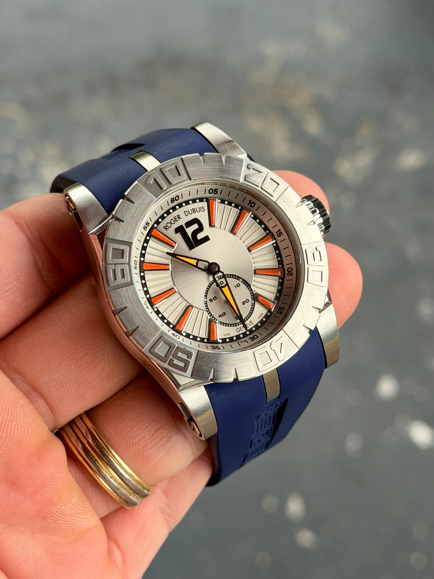 Roger Dubuis Easy Diver | RDDBSE0256 | Limited to 888 Pieces - Full set