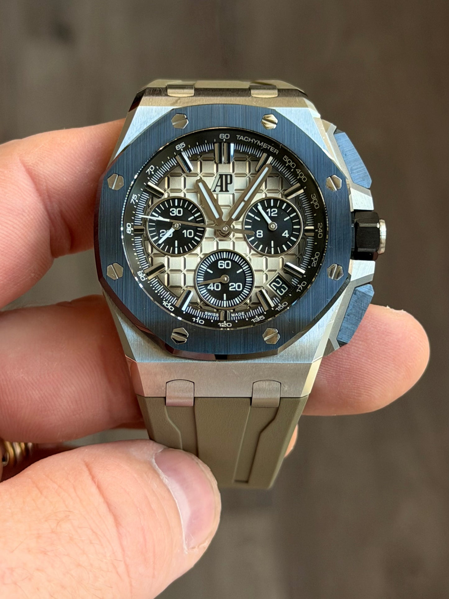 Audemars Piguet Royal Oak Offshore Chronograph 26420SO.OO.A600CA.01 | Smoked Taupe | Full Set