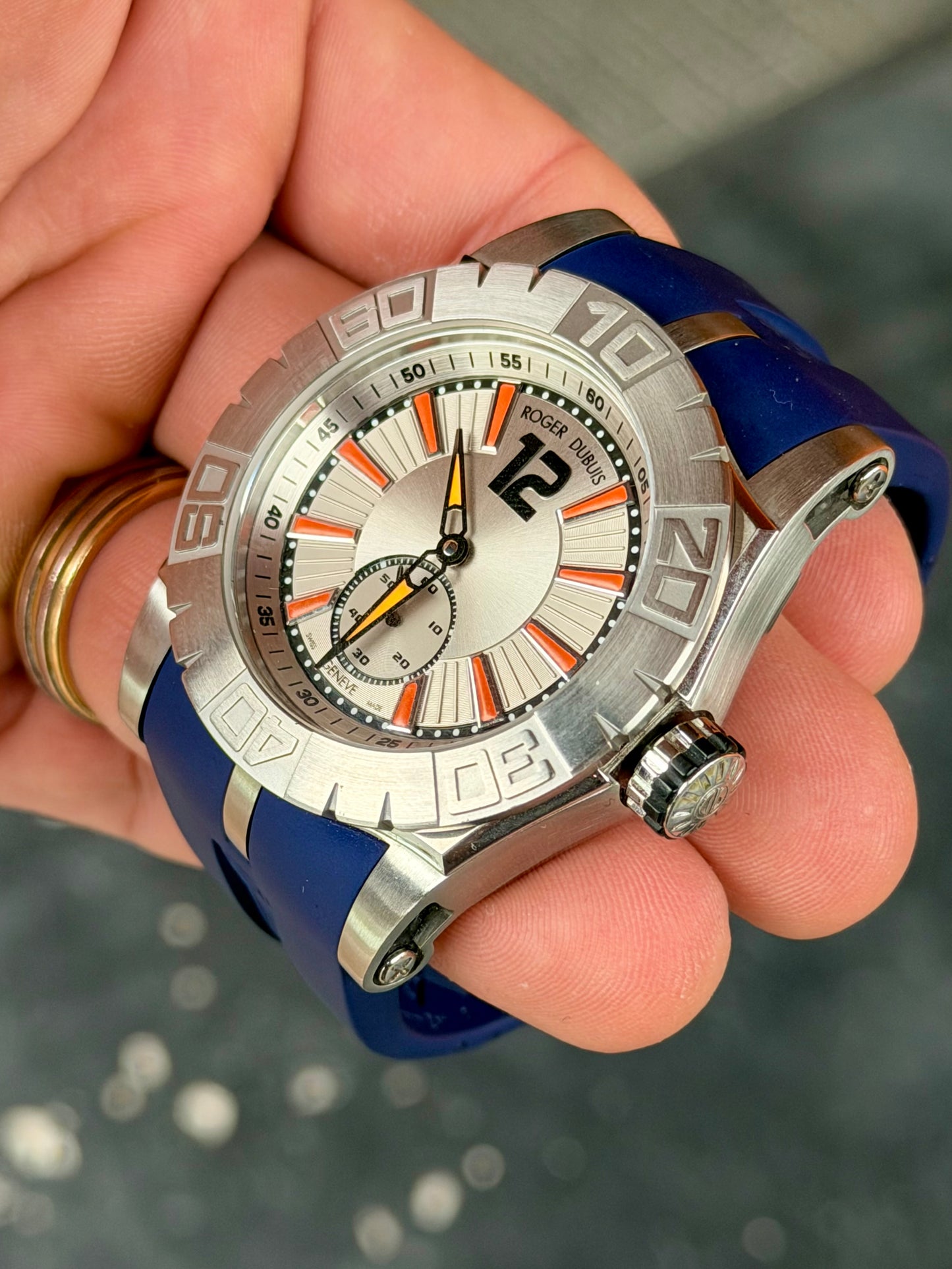 Roger Dubuis Easy Diver | RDDBSE0256 | Limited to 888 Pieces - Full set